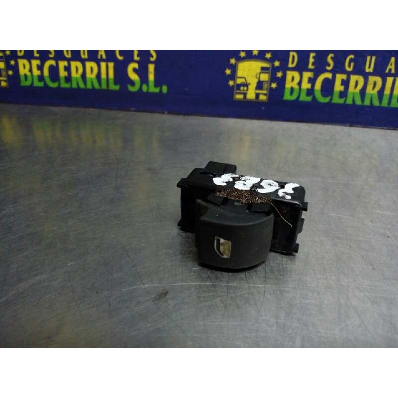 Recambio de mando elevalunas trasero derecho para citroen c4 berlina vtr plus referencia OEM IAM 6554HJ Recambio de mando elevalunas trasero derecho para citroen c4 berlina vtr plus referencia OEM IAM 6554HJ