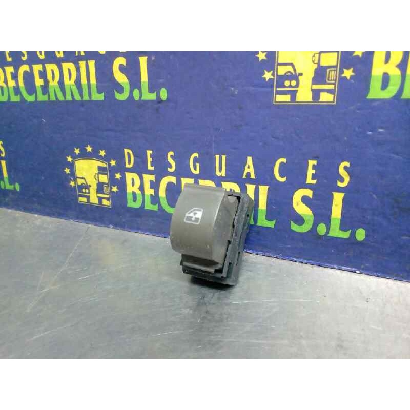 Recambio de mando elevalunas delantero derecho para fiat idea (135) 1.4 16v active (i+a) referencia OEM IAM B569 Recambio de mando elevalunas delantero derecho para fiat idea (135) 1.4 16v active (i+a) referencia OEM IAM B569