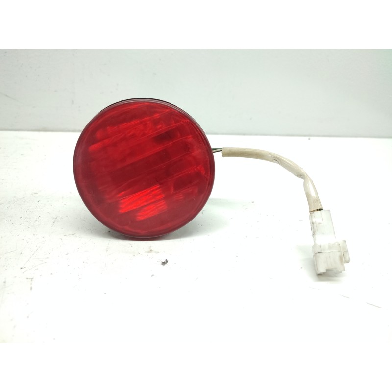 Recambio de piloto trasero central derecho para lexus is200 (gxe10) 2.0 referencia OEM IAM Recambio de piloto trasero central derecho para lexus is200 (gxe10) 2.0 referencia OEM IAM