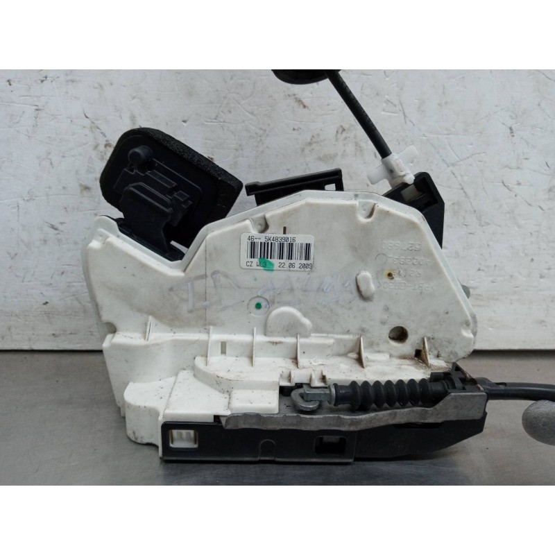 Recambio de cerradura puerta trasera derecha para volkswagen polo (6r1) advance referencia OEM IAM 5K4839016 Recambio de cerradura puerta trasera derecha para volkswagen polo (6r1) advance referencia OEM IAM 5K4839016