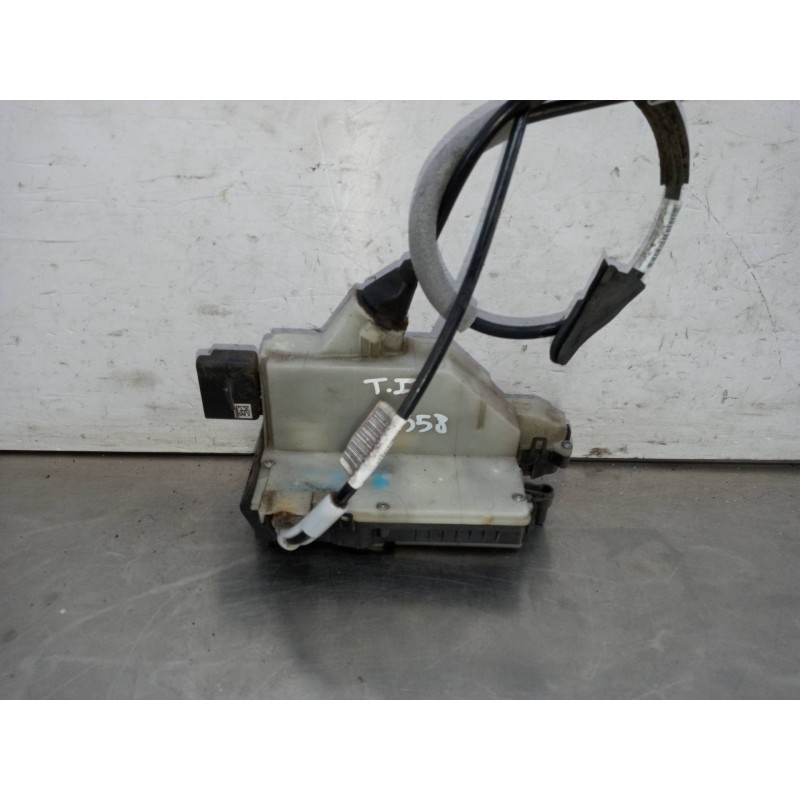 Recambio de cerradura puerta trasera izquierda para peugeot 208 active referencia OEM IAM Recambio de cerradura puerta trasera izquierda para peugeot 208 active referencia OEM IAM