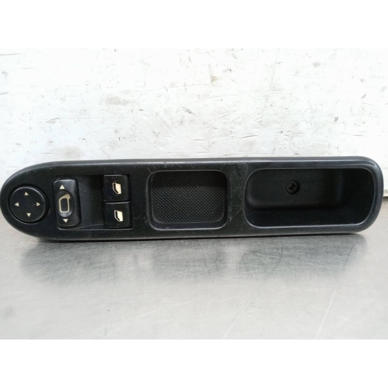 Recambio de mando elevalunas delantero izquierdo para peugeot 307 (s1) xs referencia OEM IAM 96351622XT Recambio de mando elevalunas delantero izquierdo para peugeot 307 (s1) xs referencia OEM IAM 96351622XT