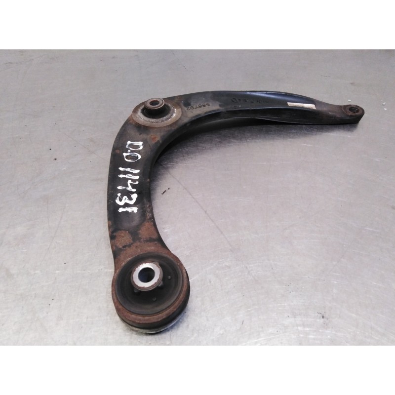 Recambio de brazo suspension inferior delantero derecho para citroen c4 berlina cool referencia OEM IAM   