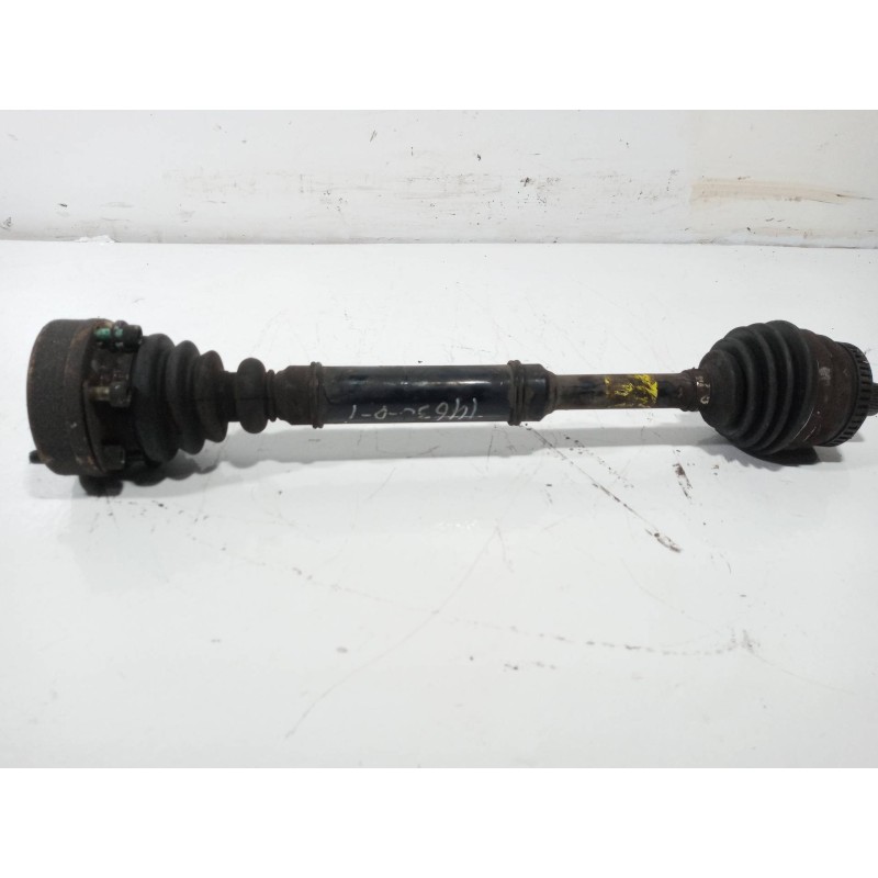 Recambio de transmision delantera izquierda para audi a4 berlina (b5) 1.8 referencia OEM IAM Recambio de transmision delantera izquierda para audi a4 berlina (b5) 1.8 referencia OEM IAM