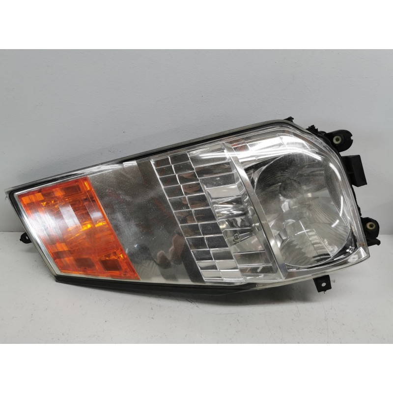 Recambio de faro izquierdo para nissan cabstar año 2005 referencia OEM IAM Recambio de faro izquierdo para nissan cabstar año 2005 referencia OEM IAM