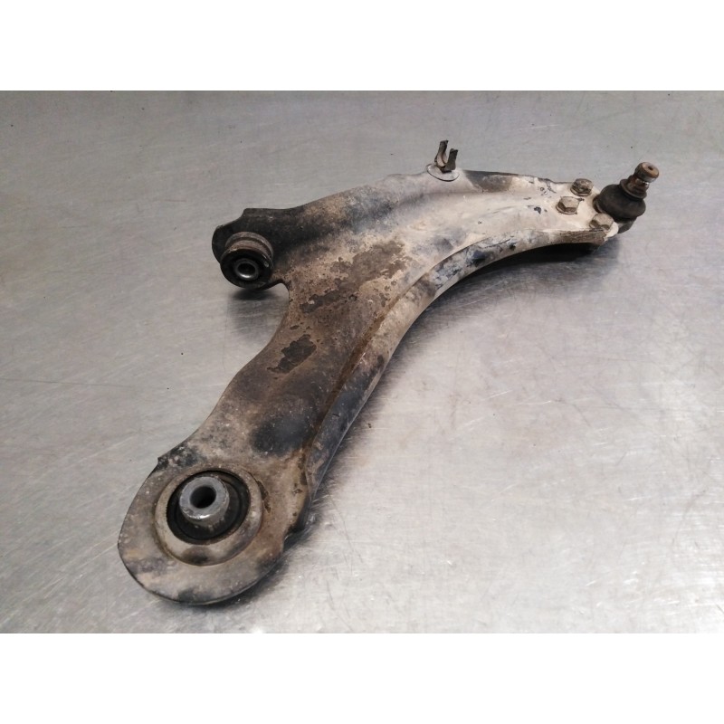 Recambio de brazo suspension inferior delantero derecho para renault kangoo authentique referencia OEM IAM Recambio de brazo suspension inferior delantero derecho para renault kangoo authentique referencia OEM IAM