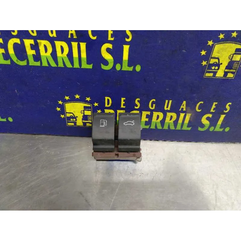 Recambio de mando depocito para volkswagen passat berlina (3c2) edition referencia OEM IAM   