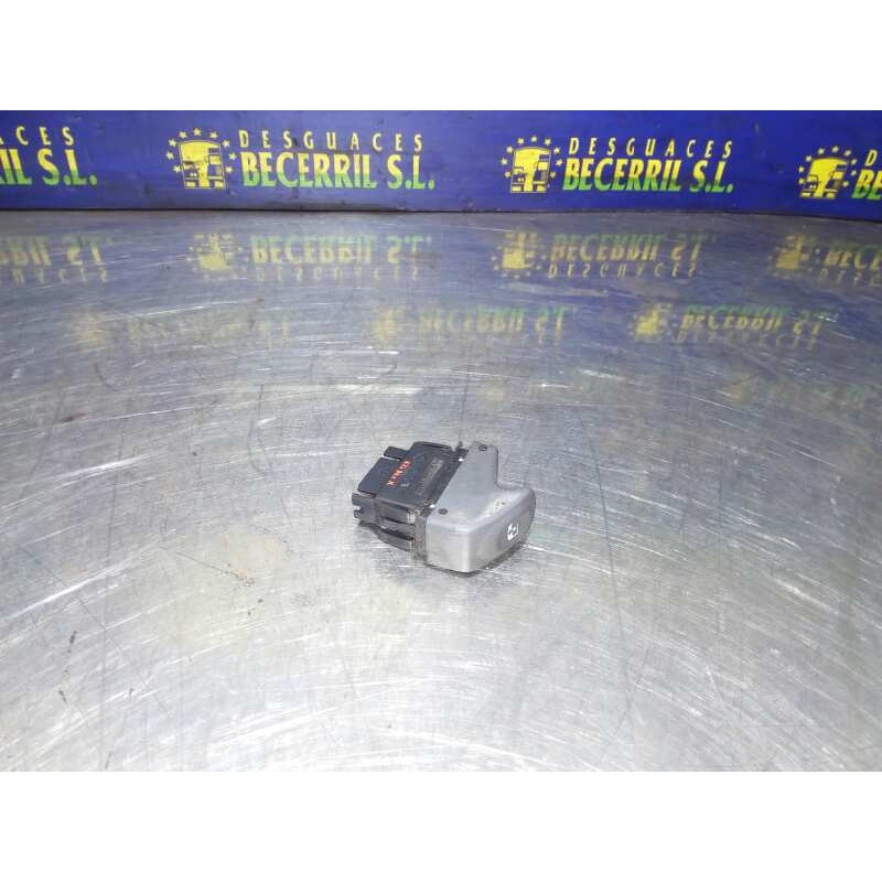 Recambio de mando elevalunas delantero derecho para renault scenic (ja..) 1.6 16v expression referencia OEM IAM 7700432962 Recambio de mando elevalunas delantero derecho para renault scenic (ja..) 1.6 16v expression referencia OEM IAM 7700432962