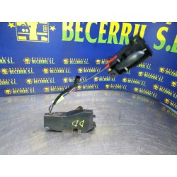 Recambio de cerradura puerta delantera derecha para ford escort berl./turnier atlanta berlina referencia OEM IAM 1043285  