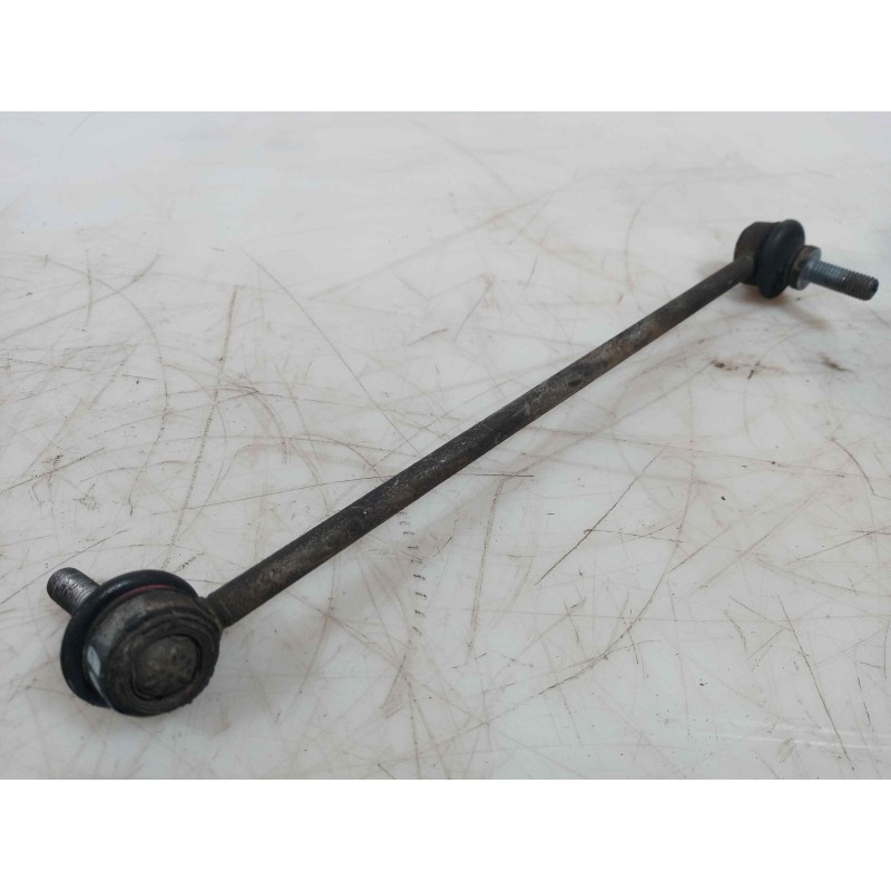 Recambio de tirante delantero derecho para renault kangoo authentique referencia OEM IAM Recambio de tirante delantero derecho para renault kangoo authentique referencia OEM IAM