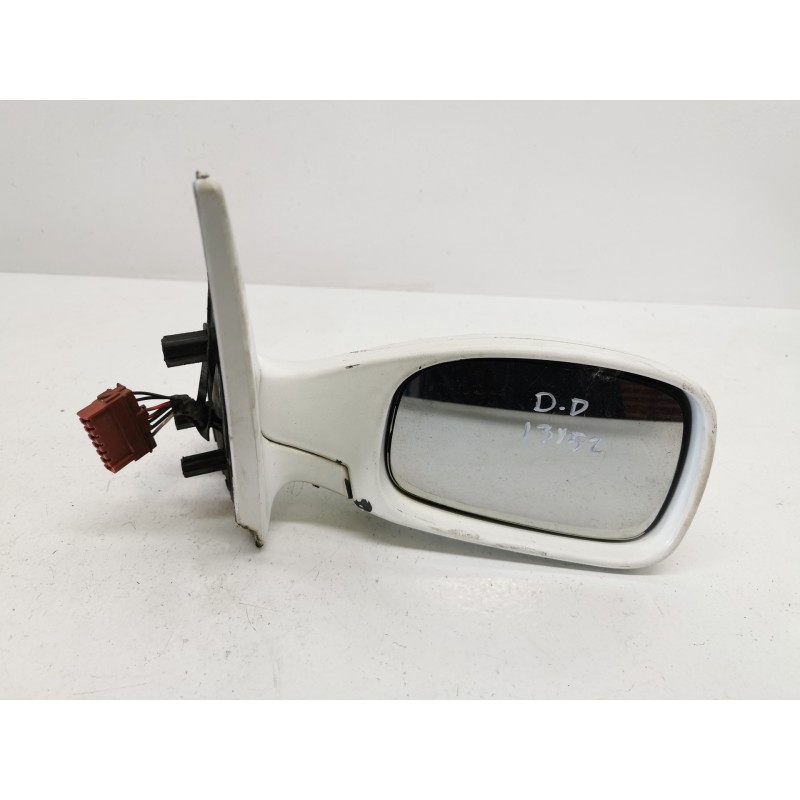 Recambio de retrovisor derecho para peugeot 306 berlina 3/4/5 puertas (s2) xs referencia OEM IAM Recambio de retrovisor derecho para peugeot 306 berlina 3/4/5 puertas (s2) xs referencia OEM IAM