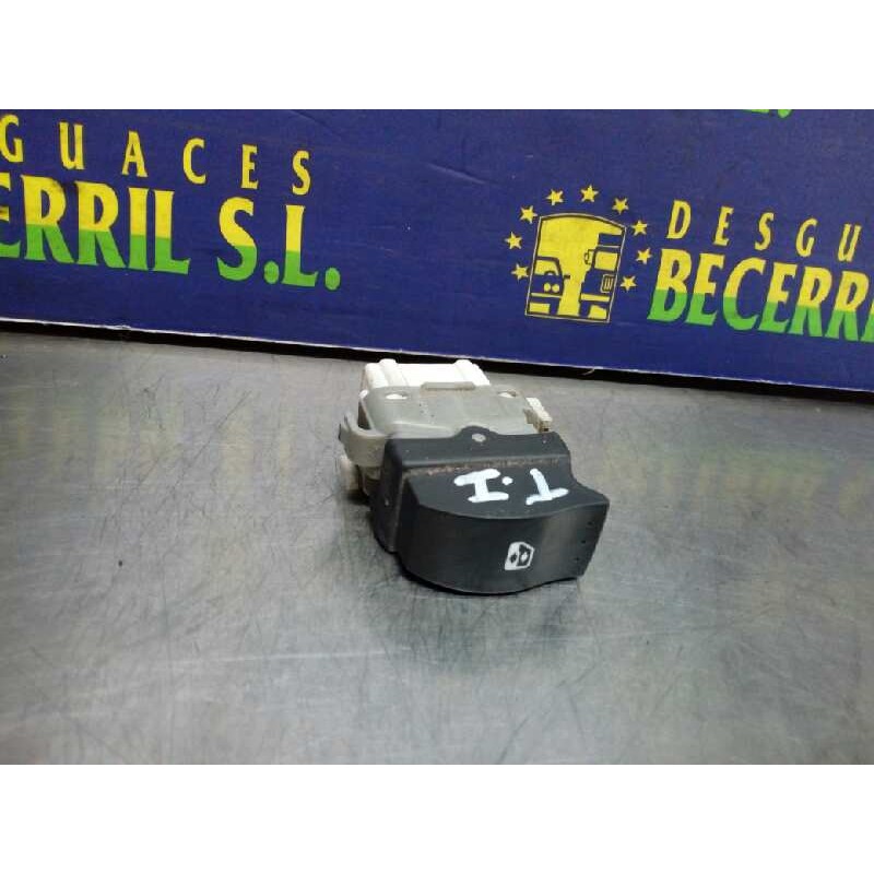 Recambio de mando elevalunas trasero izquierdo para renault scenic ii confort authentique referencia OEM IAM 8200315029 Recambio de mando elevalunas trasero izquierdo para renault scenic ii confort authentique referencia OEM IAM 8200315029