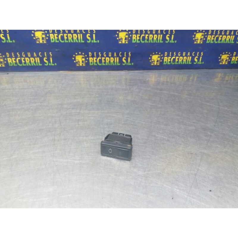 Recambio de mando elevalunas delantero derecho para citroen saxo 1.5 d image referencia OEM IAM Recambio de mando elevalunas delantero derecho para citroen saxo 1.5 d image referencia OEM IAM