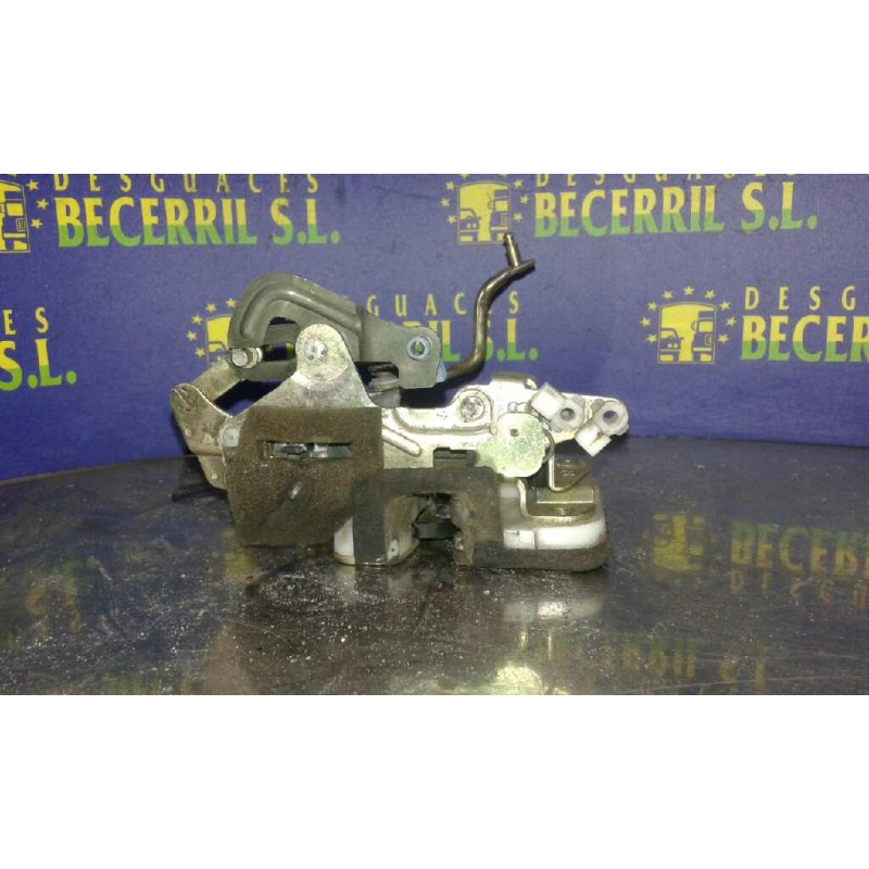 Recambio de cerradura puerta trasera derecha para hyundai pony (x2) 1.5 gls berlina referencia OEM IAM Recambio de cerradura puerta trasera derecha para hyundai pony (x2) 1.5 gls berlina referencia OEM IAM