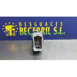 Recambio de mando elevalunas delantero derecho para renault scenic ii confort authentique referencia OEM IAM 8200315027  