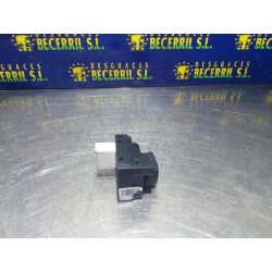 Recambio de mando elevalunas delantero derecho para hyundai coupe (gk) 2.7 v6 gls referencia OEM IAM 935752C100  