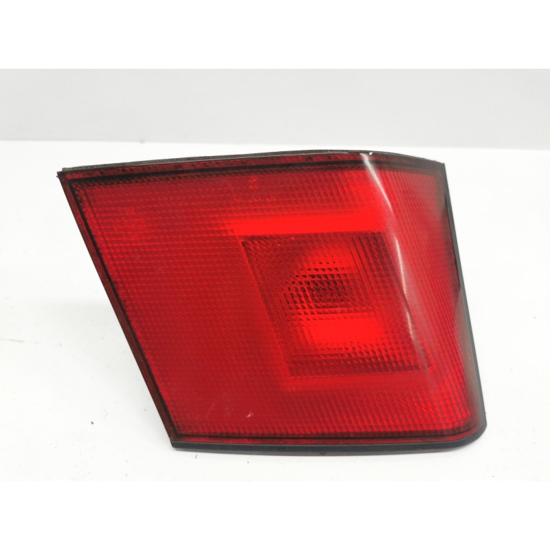 Recambio de piloto trasero central izquierdo para mitsubishi carisma berina 5 (da0) 1600 glx referencia OEM IAM Recambio de piloto trasero central izquierdo para mitsubishi carisma berina 5 (da0) 1600 glx referencia OEM IAM