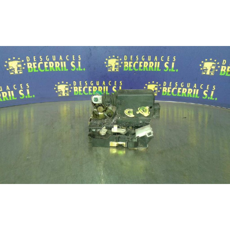 Recambio de cerradura puerta delantera derecha para renault clio i fase i+ii (b/c57) referencia OEM IAM Recambio de cerradura puerta delantera derecha para renault clio i fase i+ii (b/c57) referencia OEM IAM