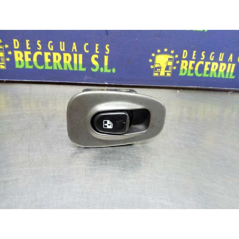 Recambio de mando elevalunas trasero izquierdo para hyundai accent (x3) 1.3 gls automático referencia OEM IAM Recambio de mando elevalunas trasero izquierdo para hyundai accent (x3) 1.3 gls automático referencia OEM IAM