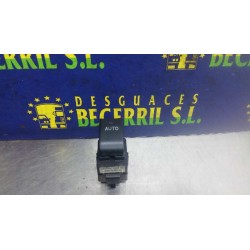 Recambio de mando elevalunas trasero derecho para toyota corolla (e12) 2.0 d-4d linea sol berlina referencia OEM IAM 37077A162C0