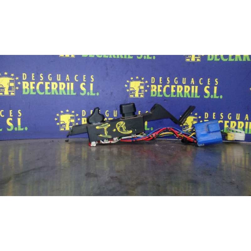 Recambio de mando elevalunas delantero izquierdo para nissan primera berl./familiar (p10/w10) referencia OEM IAM Recambio de mando elevalunas delantero izquierdo para nissan primera berl./familiar (p10/w10) referencia OEM IAM