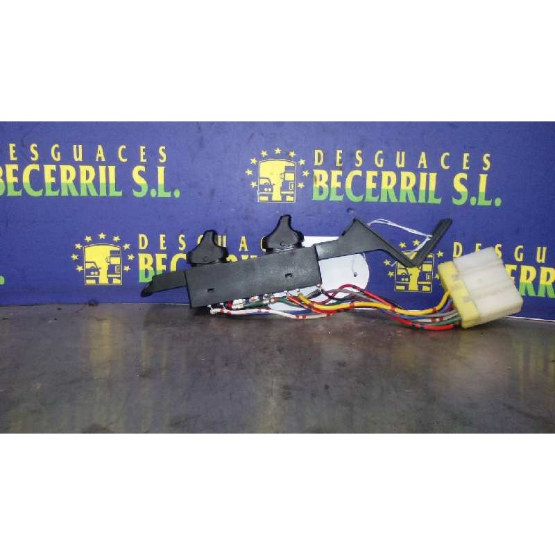 Recambio de mando elevalunas delantero derecho para nissan primera berl./familiar (p10/w10) referencia OEM IAM Recambio de mando elevalunas delantero derecho para nissan primera berl./familiar (p10/w10) referencia OEM IAM