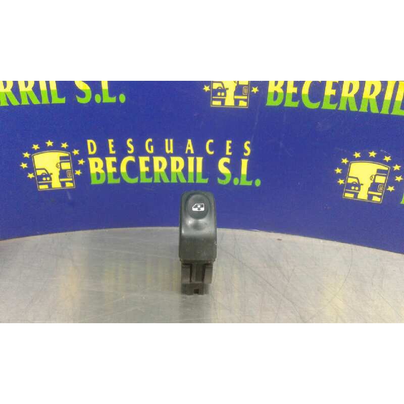 Recambio de mando elevalunas delantero derecho para renault megane i berlina hatchback (ba0) 1.9 d alize referencia OEM IAM Recambio de mando elevalunas delantero derecho para renault megane i berlina hatchback (ba0) 1.9 d alize referencia OEM IAM