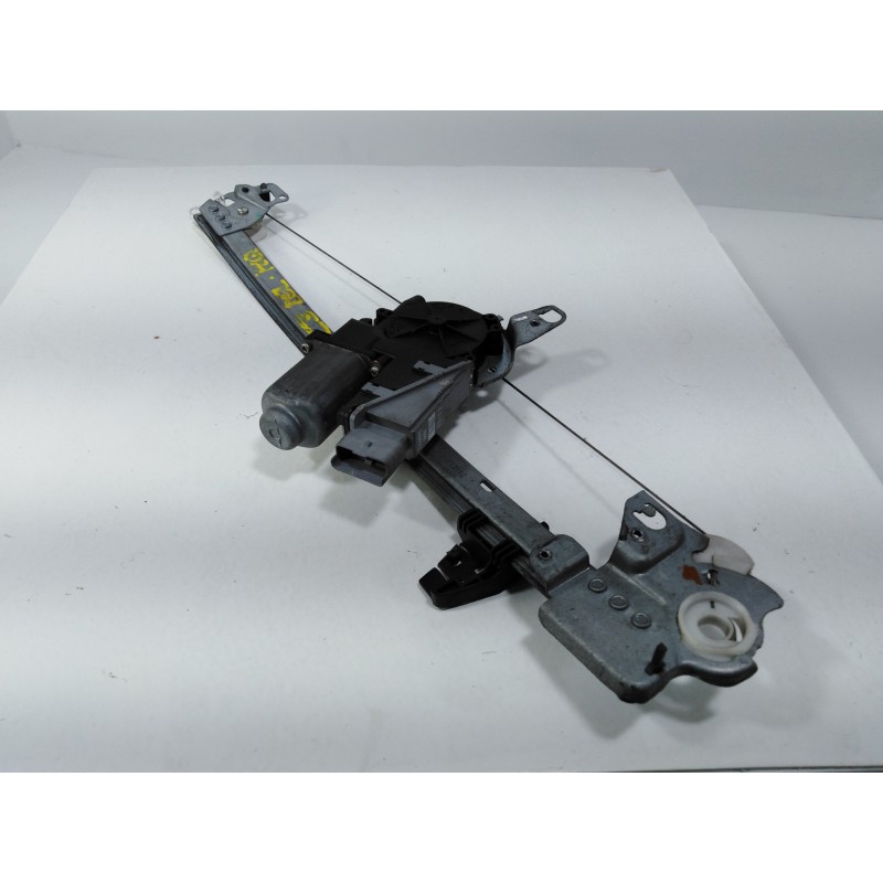 Recambio de elevalunas delantero izquierdo para citroen c3 1.1 satisfaction referencia OEM IAM 400619F Recambio de elevalunas delantero izquierdo para citroen c3 1.1 satisfaction referencia OEM IAM 400619F