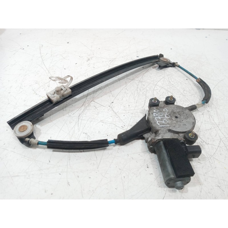 Recambio de elevalunas delantero derecho para alfa romeo 147 (190) 1.9 jtd distinctive referencia OEM IAM Recambio de elevalunas delantero derecho para alfa romeo 147 (190) 1.9 jtd distinctive referencia OEM IAM