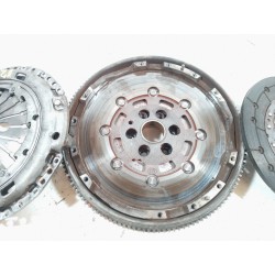 Recambio de kit de embrague para audi a3 (8l) 1.8 t ambiente referencia OEM IAM 323037411  
