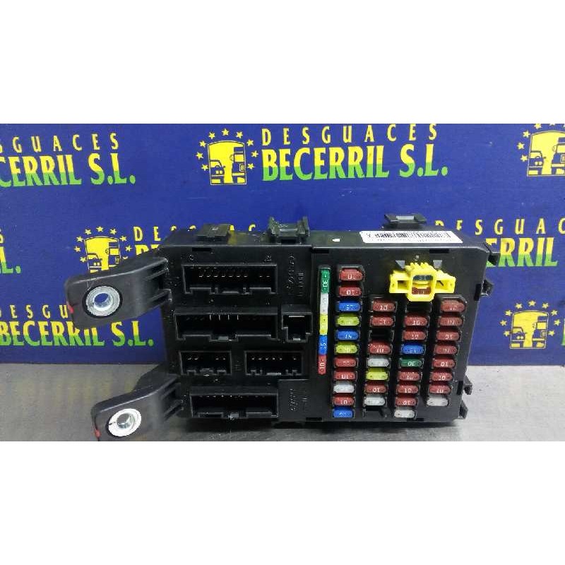 Recambio de caja reles / fusibles para kia rio 1.4 active referencia OEM IAM 919501G010 KFC230889A 