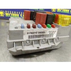Recambio de caja reles / fusibles para fiat doblo (119) referencia OEM IAM 51763772  