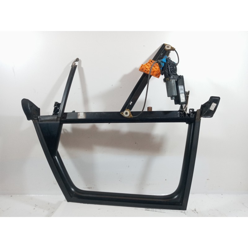 Recambio de elevalunas trasero izquierdo para audi a4 avant (8e) 1.9 tdi (96kw) referencia OEM IAM 0130821767 Recambio de elevalunas trasero izquierdo para audi a4 avant (8e) 1.9 tdi (96kw) referencia OEM IAM 0130821767