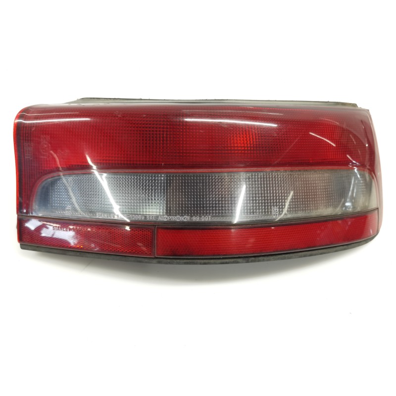 Recambio de piloto trasero derecho para mazda 323 berlina (bg) collection referencia OEM IAM Recambio de piloto trasero derecho para mazda 323 berlina (bg) collection referencia OEM IAM