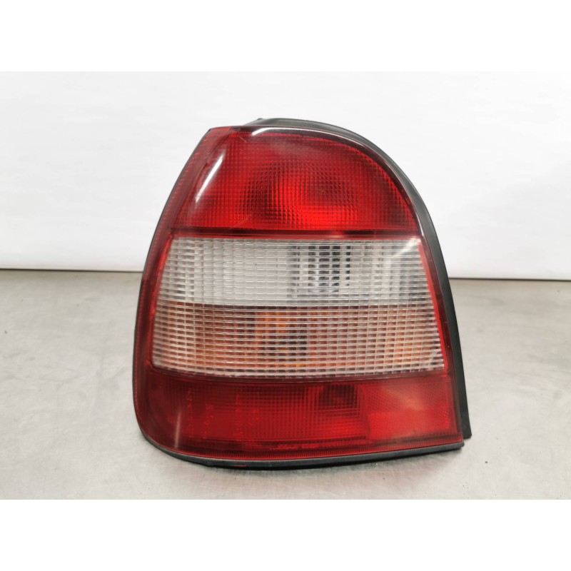 Recambio de piloto trasero izquierdo para nissan sunny berlina (n14) lx referencia OEM IAM Recambio de piloto trasero izquierdo para nissan sunny berlina (n14) lx referencia OEM IAM
