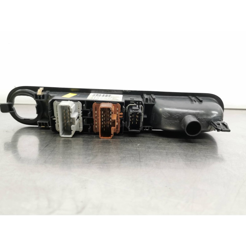 BOUTON INTERRUPTEUR LÈVE VITRE RENAULT ESPACE 4 LAGUNA 2 CLIO...OEM 8200315042