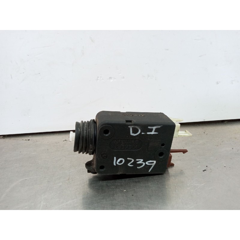 Recambio de motor cierre centralizado delantero izquierdo para citroen saxo 1.5 d sx referencia OEM IAM   
