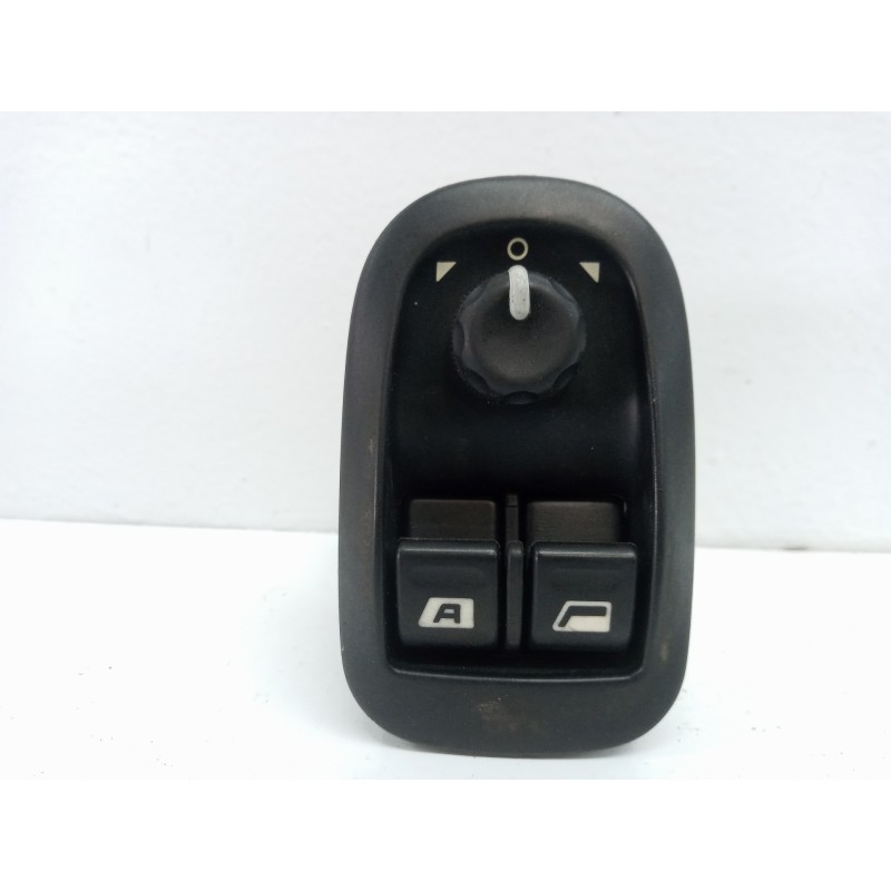 Recambio de mando elevalunas delantero izquierdo para fiat scudo (222) 2.0 jtd familiar (5 asientos) referencia OEM IAM Recambio de mando elevalunas delantero izquierdo para fiat scudo (222) 2.0 jtd familiar (5 asientos) referencia OEM IAM