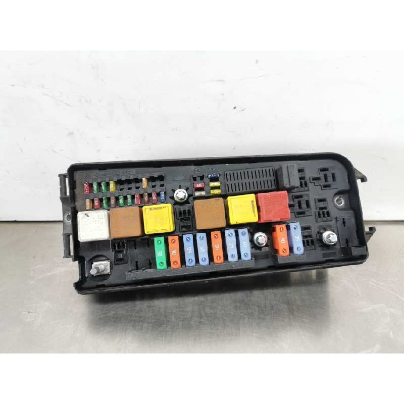 Recambio de caja reles / fusibles para opel signum básico referencia OEM IAM 13144710 519067011 00127192 Recambio de caja reles / fusibles para opel signum básico referencia OEM IAM 13144710 519067011 00127192