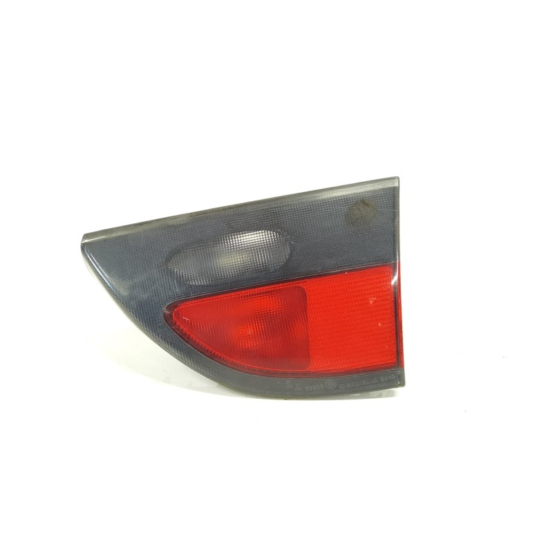 Recambio de piloto trasero central derecho para renault megane i classic (la0) 1.6e alize referencia OEM IAM Recambio de piloto trasero central derecho para renault megane i classic (la0) 1.6e alize referencia OEM IAM