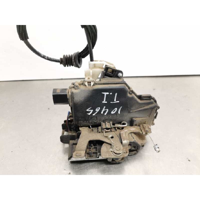 Recambio de cerradura puerta trasera izquierda para volkswagen bora berlina (1j2) highline referencia OEM IAM Recambio de cerradura puerta trasera izquierda para volkswagen bora berlina (1j2) highline referencia OEM IAM