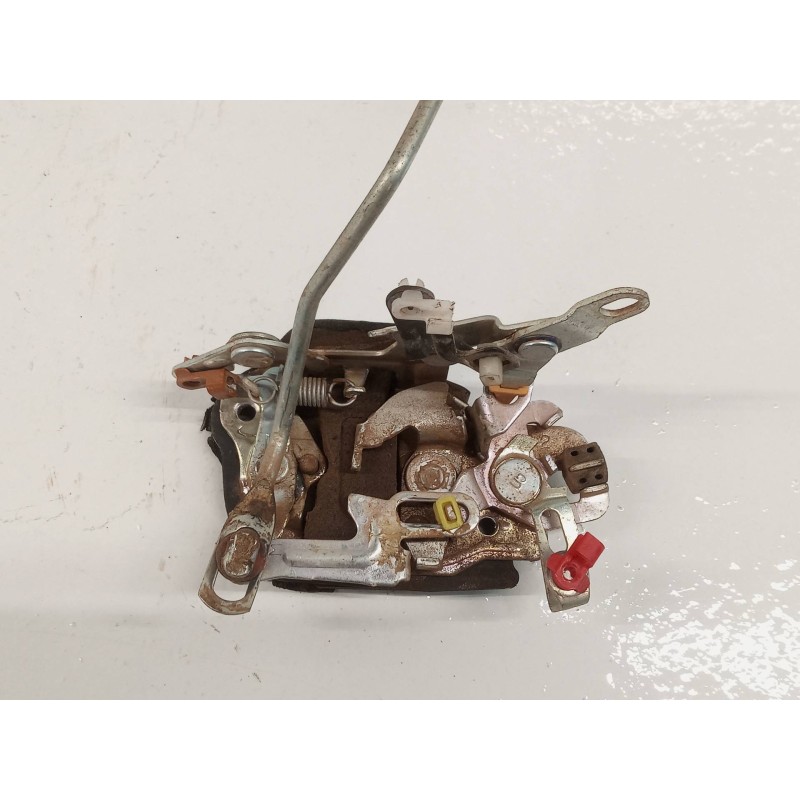 Recambio de cerradura puerta delantera derecha para santana santana 300 v05v referencia OEM IAM Recambio de cerradura puerta delantera derecha para santana santana 300 v05v referencia OEM IAM