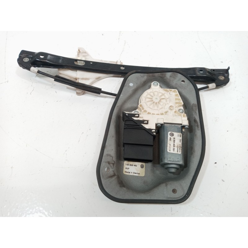Recambio de elevalunas trasero derecho para volkswagen jetta (1k2) advance referencia OEM IAM 1K5839462 Recambio de elevalunas trasero derecho para volkswagen jetta (1k2) advance referencia OEM IAM 1K5839462