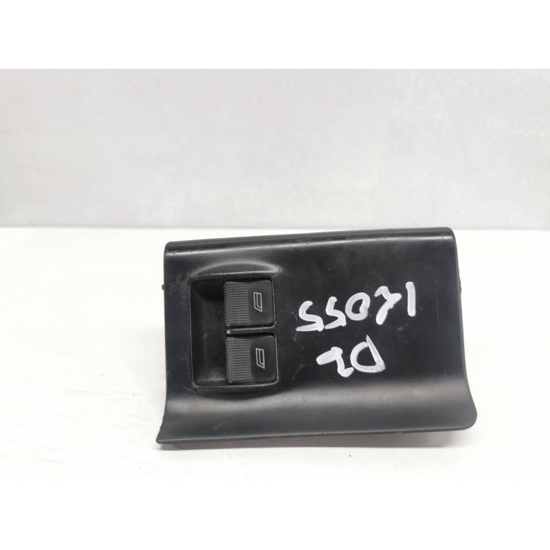 Recambio de mando elevalunas delantero izquierdo para audi a4 berlina (b5) 1.9 tdi referencia OEM IAM Recambio de mando elevalunas delantero izquierdo para audi a4 berlina (b5) 1.9 tdi referencia OEM IAM