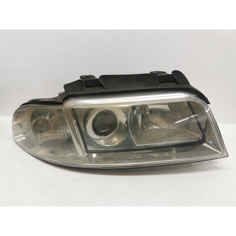 Recambio de faro derecho para audi a4 berlina (b5) 2.5 tdi quattro referencia OEM IAM Recambio de faro derecho para audi a4 berlina (b5) 2.5 tdi quattro referencia OEM IAM
