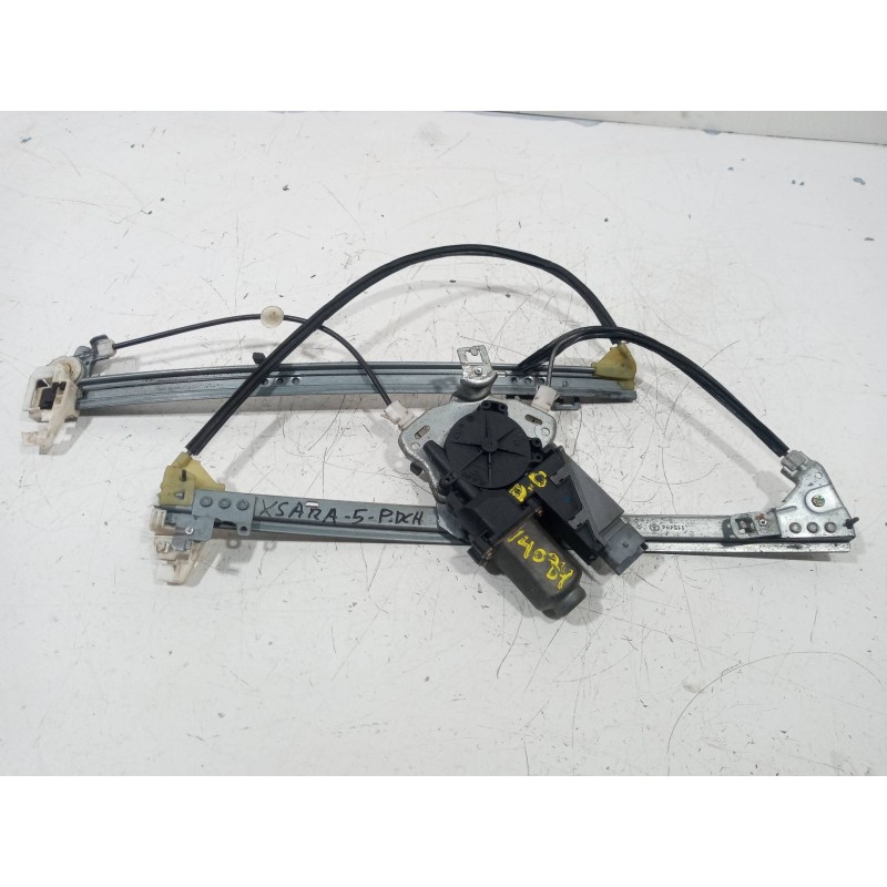 Recambio de elevalunas delantero derecho para citroen xsara berlina 1.6i 16v exclusive referencia OEM IAM Recambio de elevalunas delantero derecho para citroen xsara berlina 1.6i 16v exclusive referencia OEM IAM