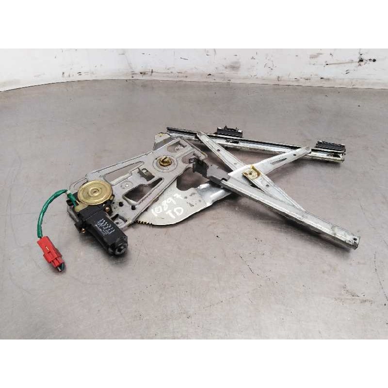 Recambio de elevalunas trasero derecho para chrysler stratus berlina (ja) 2.0 le referencia OEM IAM Recambio de elevalunas trasero derecho para chrysler stratus berlina (ja) 2.0 le referencia OEM IAM