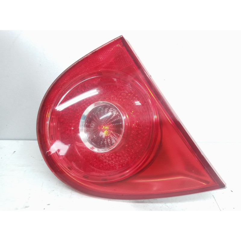 Recambio de piloto trasero central izquierdo para volkswagen golf v berlina (1k1) igolf referencia OEM IAM Recambio de piloto trasero central izquierdo para volkswagen golf v berlina (1k1) igolf referencia OEM IAM