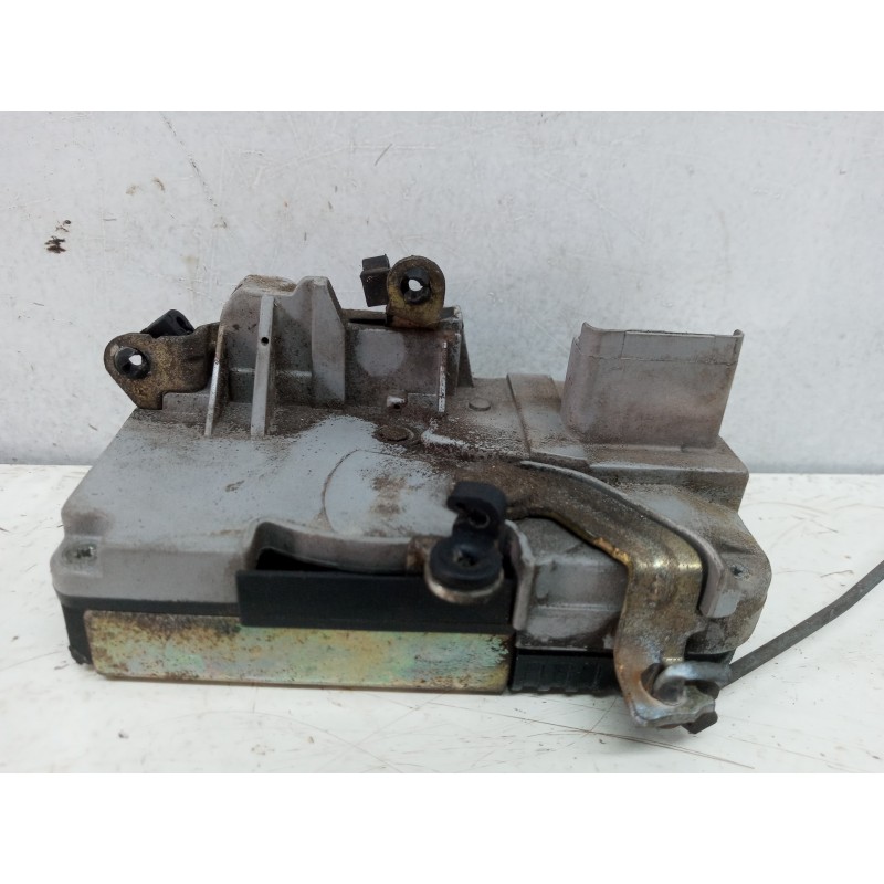 Recambio de cerradura puerta delantera izquierda para peugeot 406 berlina (s1/s2) sr referencia OEM IAM Recambio de cerradura puerta delantera izquierda para peugeot 406 berlina (s1/s2) sr referencia OEM IAM