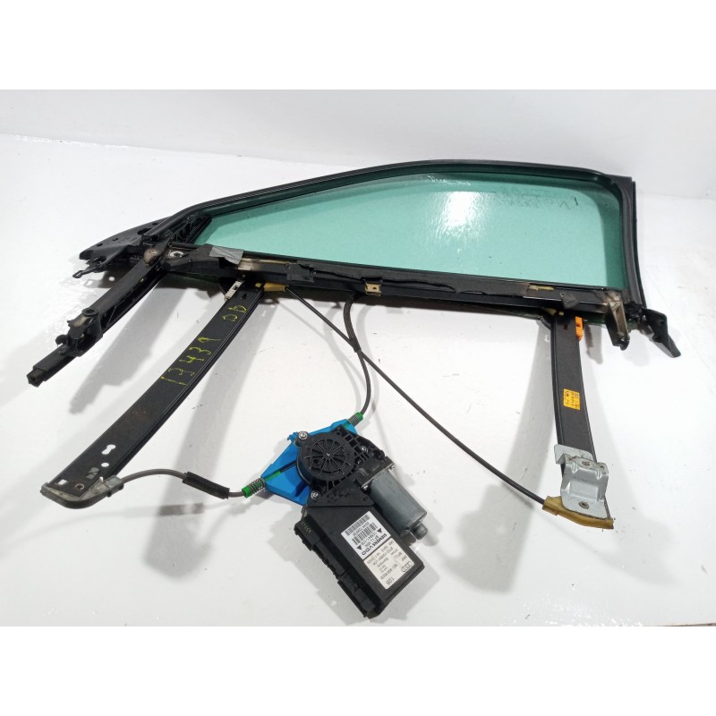 Recambio de elevalunas delantero derecho para audi a4 berlina (8e) 2.0 tdi 16v (103kw) referencia OEM IAM Recambio de elevalunas delantero derecho para audi a4 berlina (8e) 2.0 tdi 16v (103kw) referencia OEM IAM